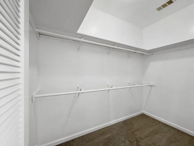 Building Photo - Spacious 4-Bedroom Home with Stunning Hill...