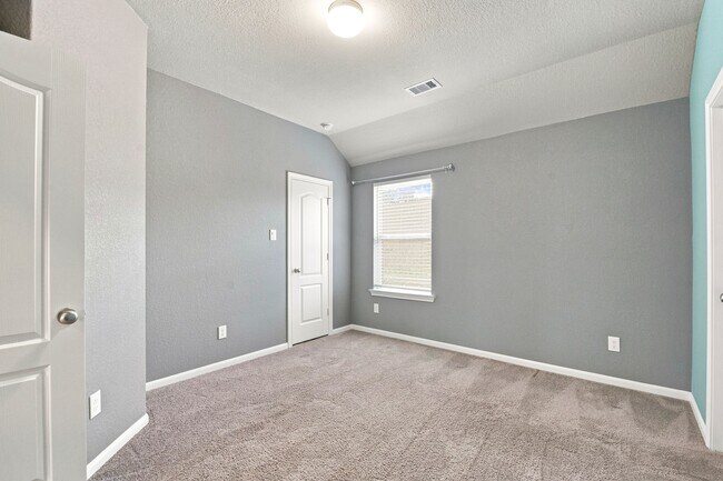 Building Photo - 16875 Olympic National Dr