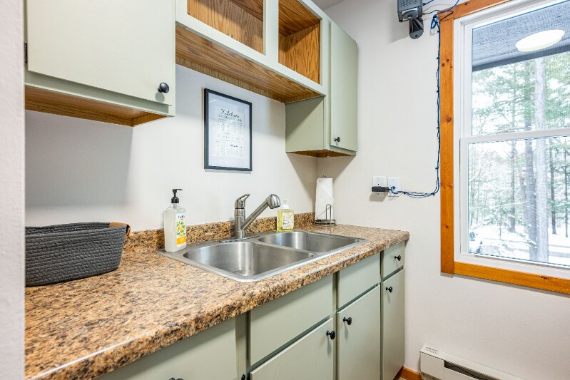 Building Photo - 2 Spruce Trail