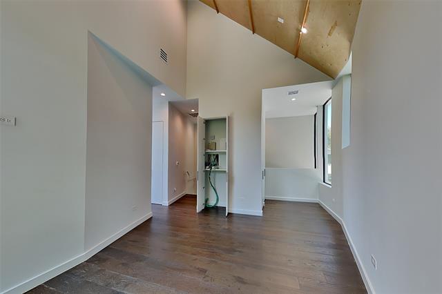 Building Photo - 906 Blackland Ct