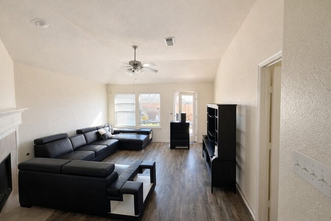 Building Photo - 17715 Barton Point Ln