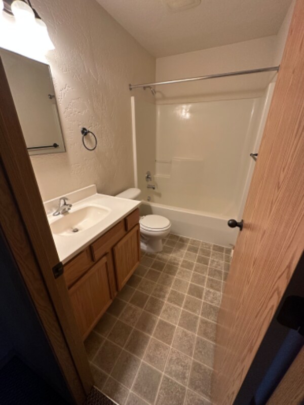 Building Photo - 39 Appleway Dr