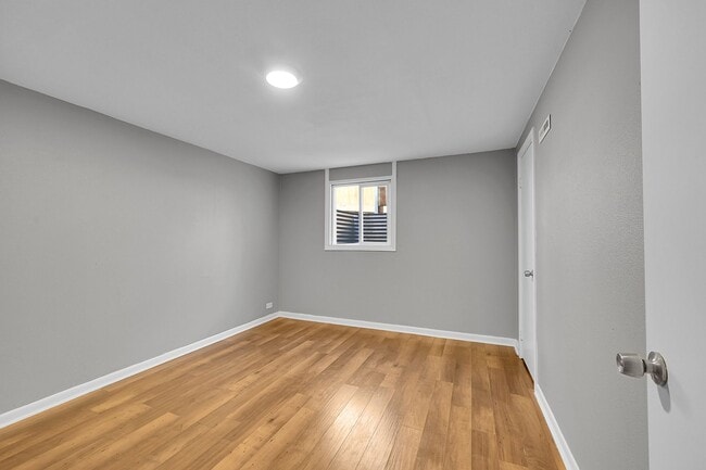 Building Photo - 5635 E Nebraska Way