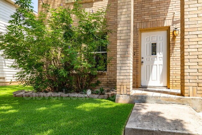 Building Photo - 4011 Bulverde Pkwy