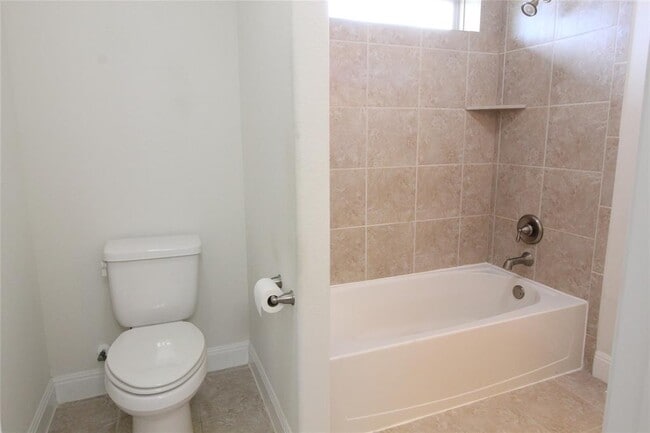 Building Photo - 5800 Viejo Dr