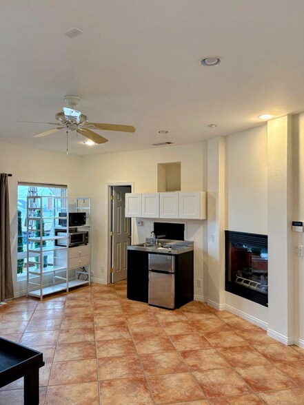 Building Photo - 2995 Calle Gaucho