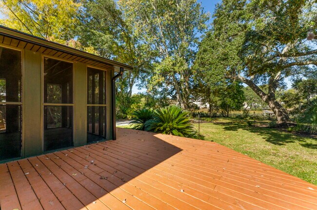 Building Photo - 774 Creekside Dr