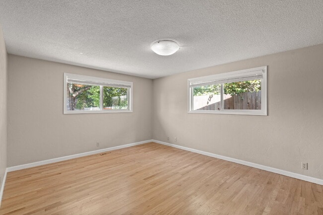 Building Photo - 2041 Hybiscus St