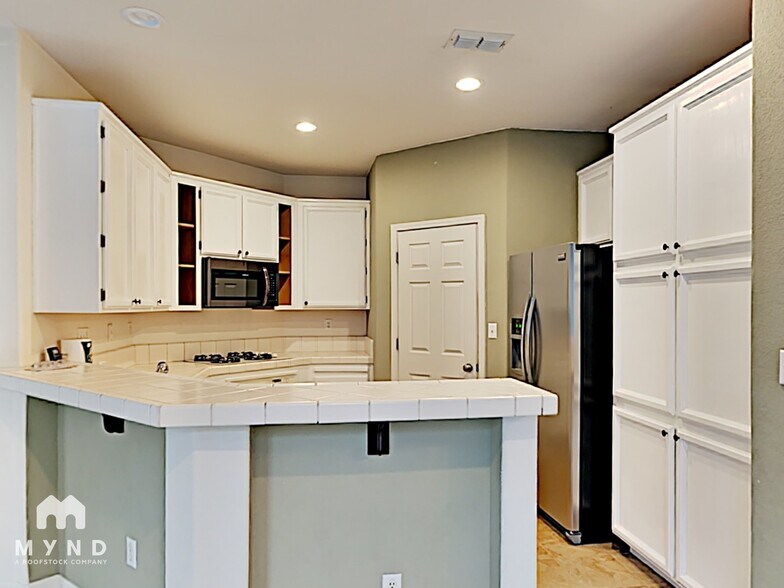 Building Photo - 133 Bridgeway Ct