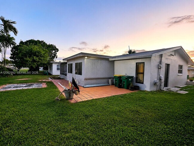 Building Photo - 5716 NW 70th Terrace