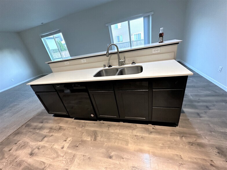 Building Photo - 8921 170th St NE