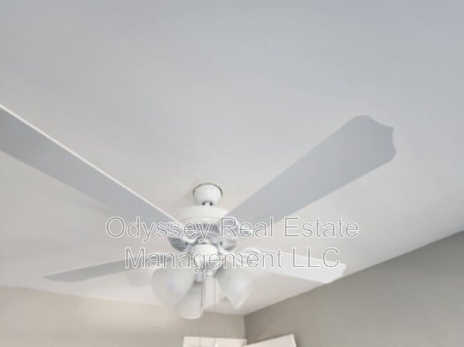 Building Photo - 206 W Spencer Ave