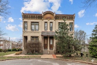 Building Photo - 2221-2223  Rutger Street