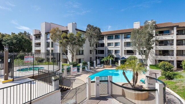Building Photo - Lovely 1 bedroom Condo in Top-Rated Complex