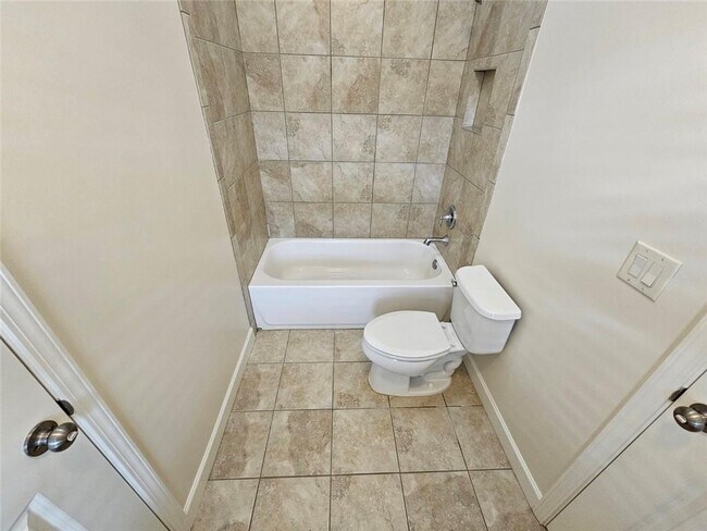 Building Photo - 2104 McFarlin Ln