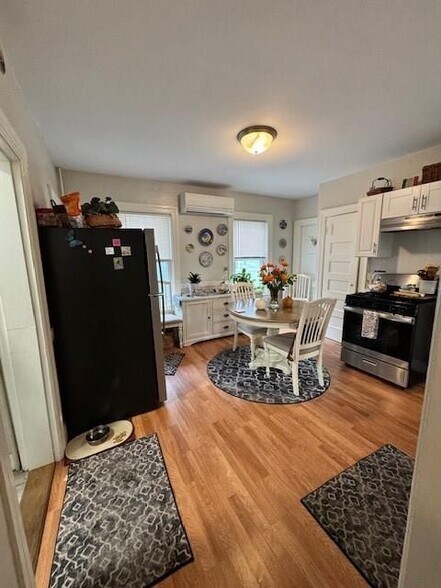 Building Photo - 20 Tenth Street, 1