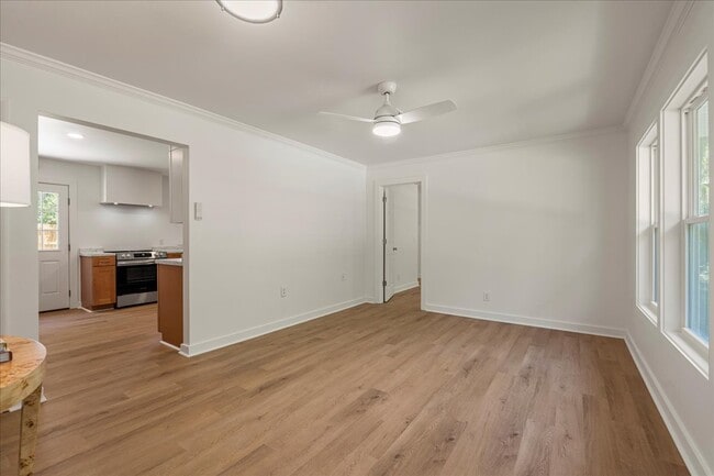 Building Photo - 4 Bedroom Coastal Cottage