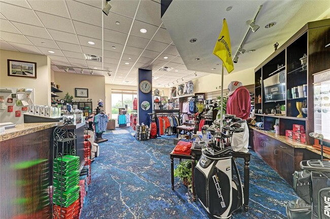 Building Photo - 9560 High Gate Dr