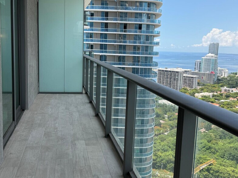 Building Photo - 1300 S Miami Ave