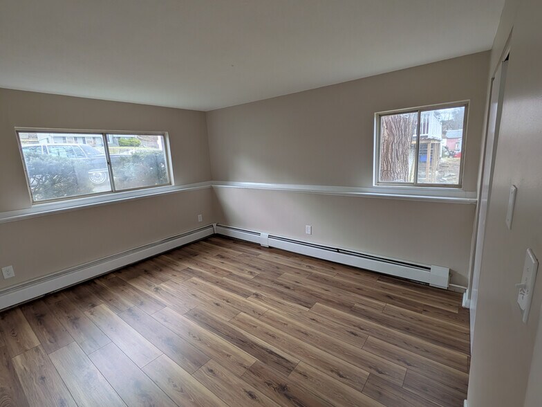 Building Photo - 540 E Merrimack St