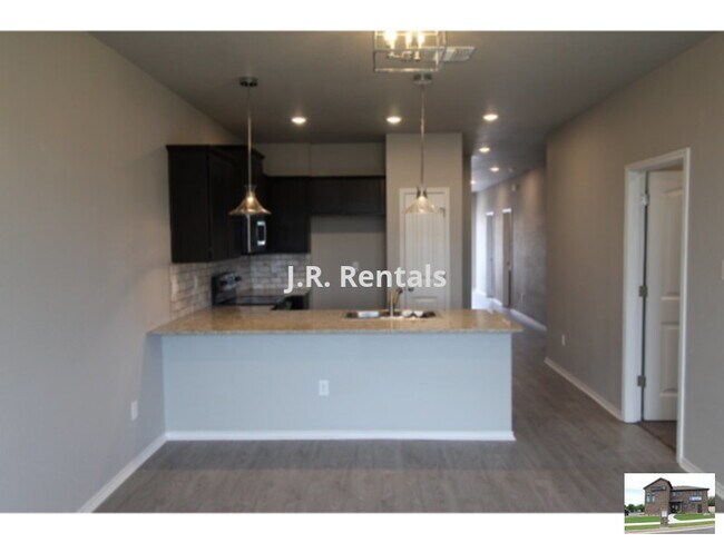 Building Photo - 227 Grn Valley Dr