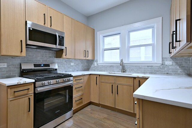 Building Photo - 6424 Sinclair Ave