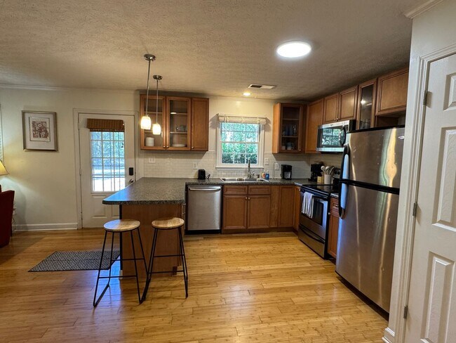 Building Photo - 191 Water Oak St