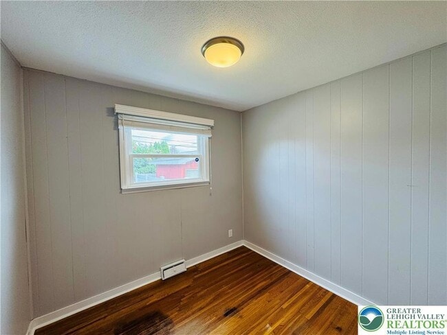 Building Photo - 1522 Elayne St