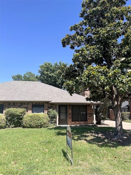 Building Photo - 5628 Westchase Dr
