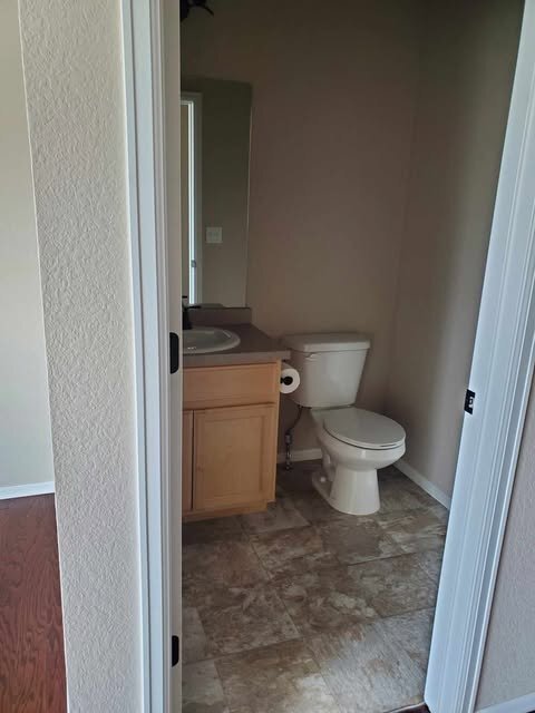 Building Photo - 706 Finch Dr