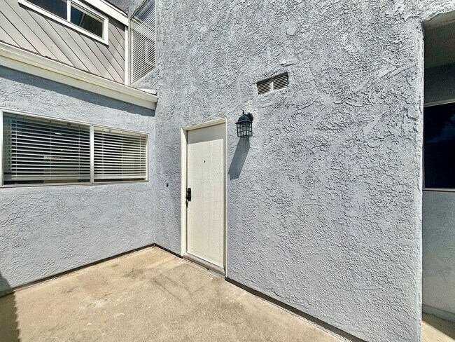 Building Photo - 437 Reed Way