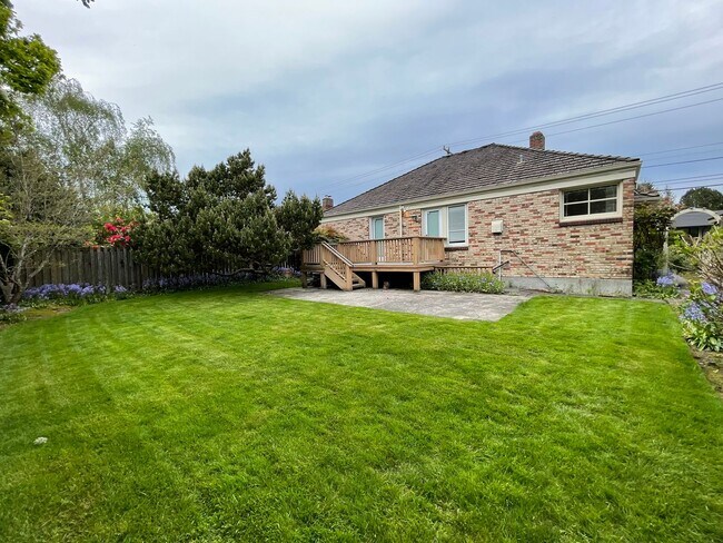 Building Photo - 4bd/2ba Seattle Home