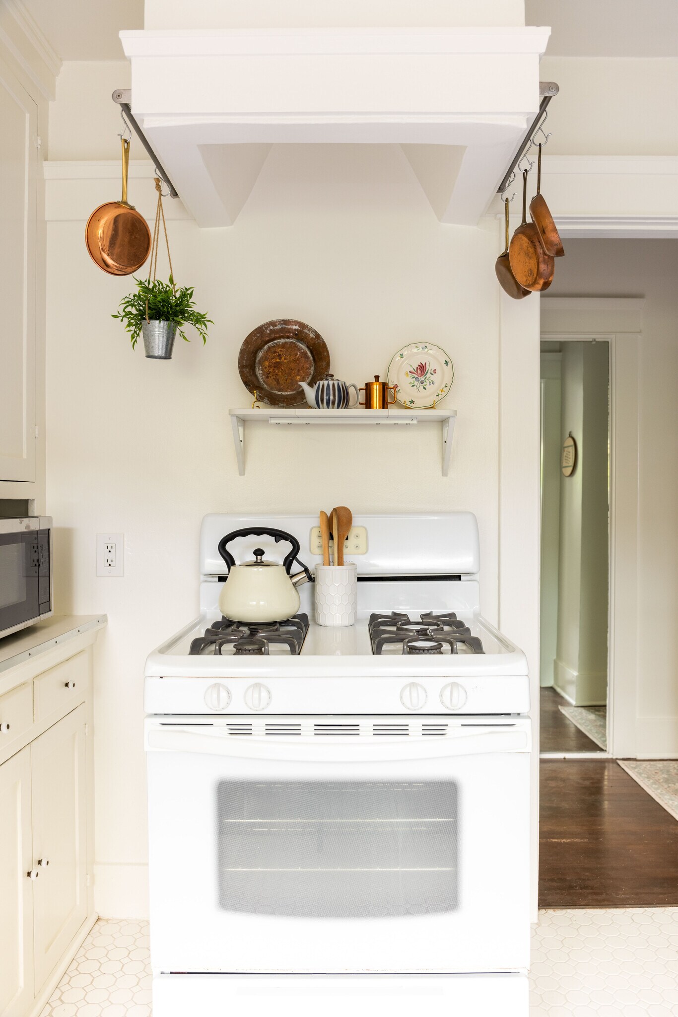 Kitchen - 810 Crestmoore Pl