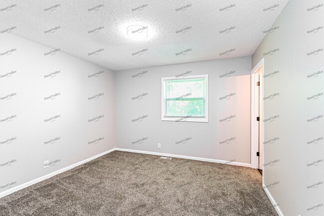 Building Photo - 2165 Kingsford Dr