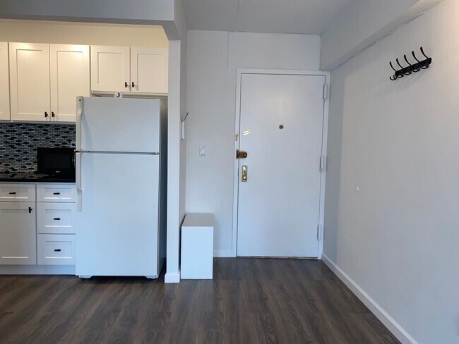 Building Photo - 200 Bowery