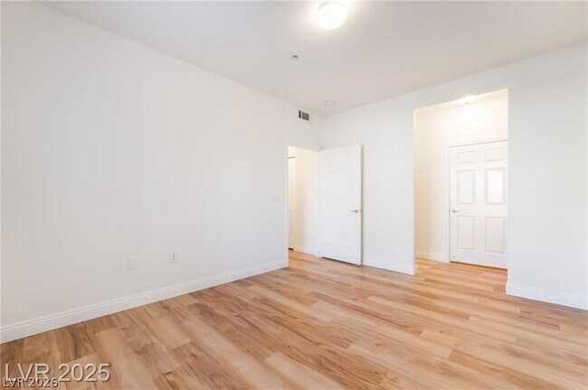 Building Photo - 7660 W Eldorado Ln