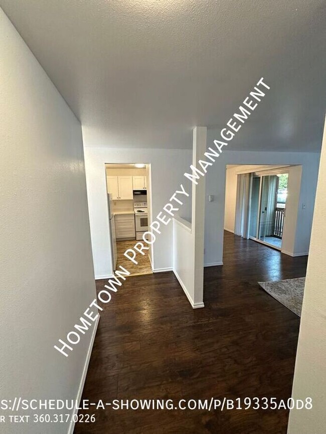 Building Photo - Lower Level 2 Bedroom Apartment with W/S/G...