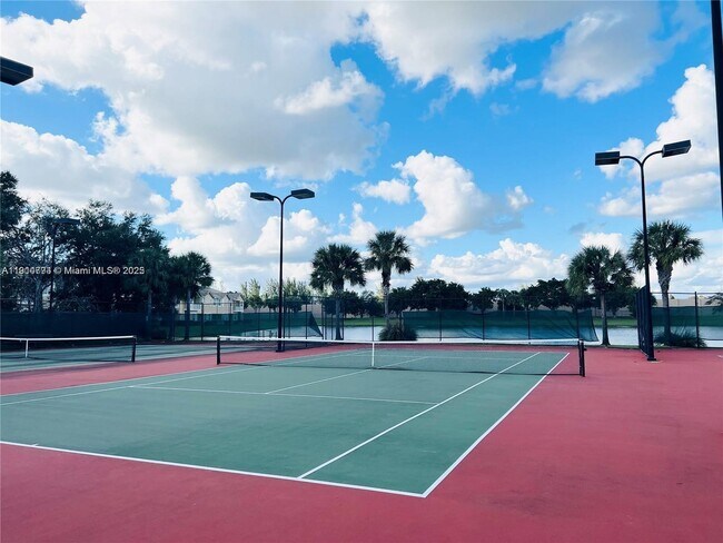 Building Photo - 4537 SW 134th Ave