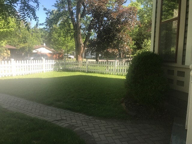 Building Photo - Vintage, Northend, Spacious Home ~ Availab...