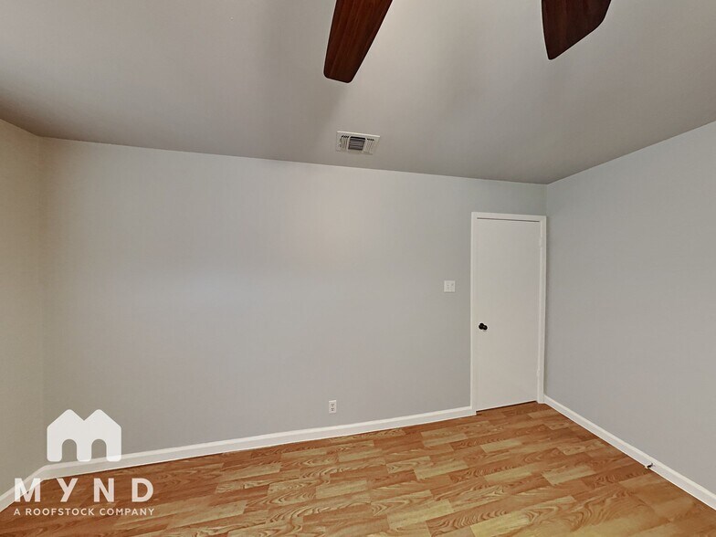 Building Photo - 5727 Bogart Dr