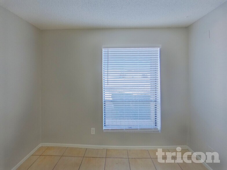 Building Photo - 4055 W Desert Cove Ave