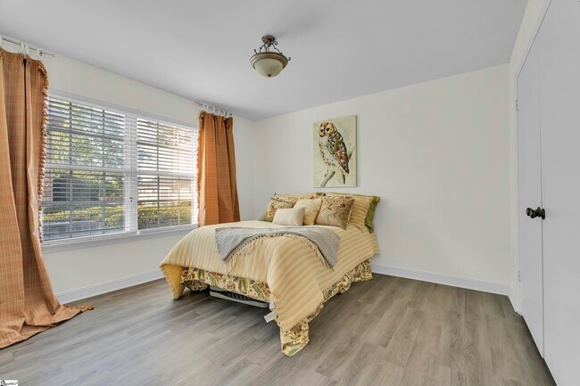 Building Photo - 925 Cleveland St