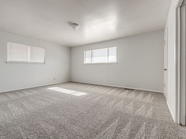 Building Photo - Updated in NE OKC for rent! Minutes to Broadway Extension/235 and Downtown!