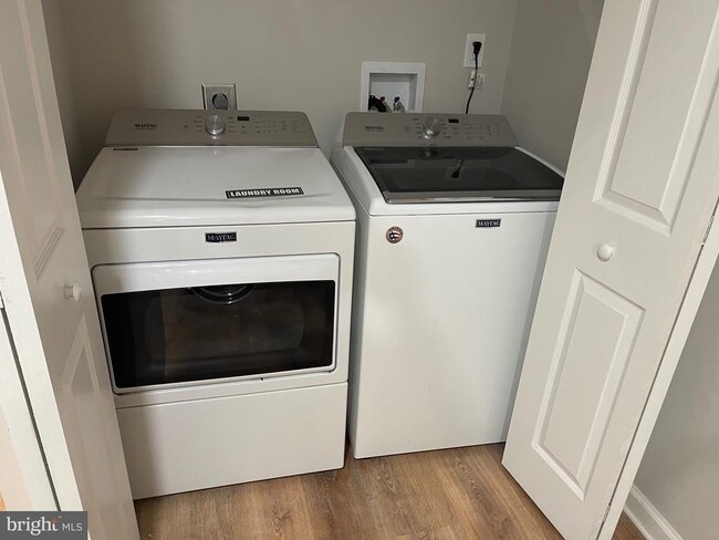 Building Photo - 3207 Castleleigh Rd