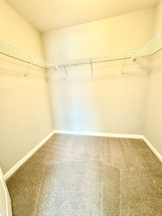 Building Photo - 3 Bed 2 Bath Townhome Located in Cokers Commons in Goose Creek!