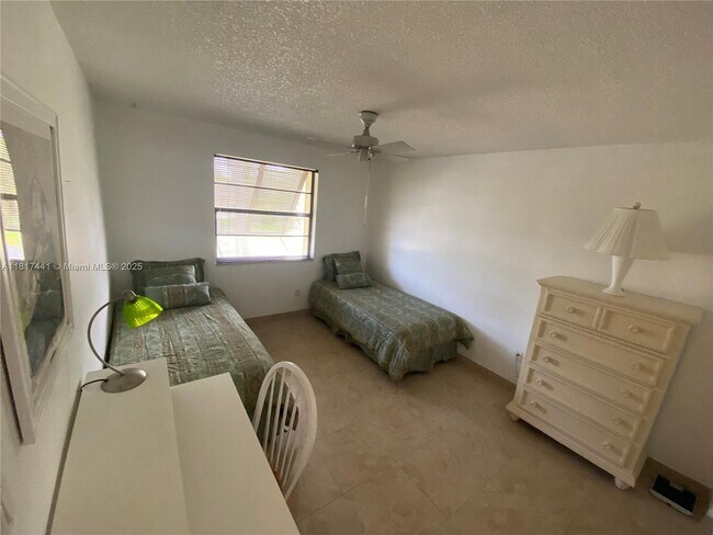 Building Photo - 7965 SW 86th St