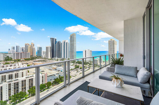 Building Photo - 300 Sunny Isles Blvd