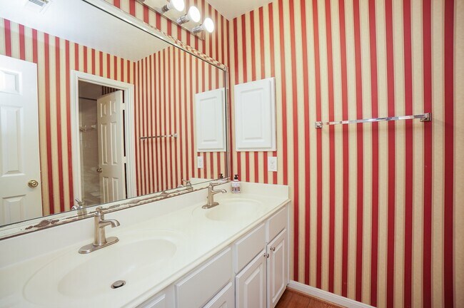 Building Photo - 9914 Clear Meadow Ln