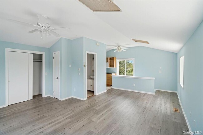 Building Photo - 35 Gardners Ln