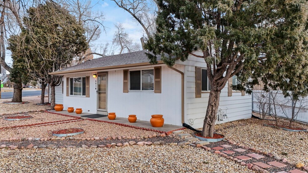 Building Photo - 601 S Union Blvd